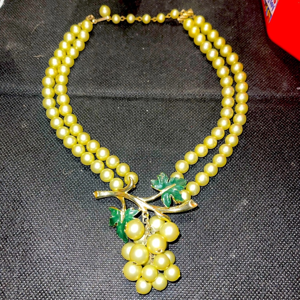 Signed Gold Pegasus Coro Grape Vine Cluster Vintage Faux Pearl Enamel Necklace